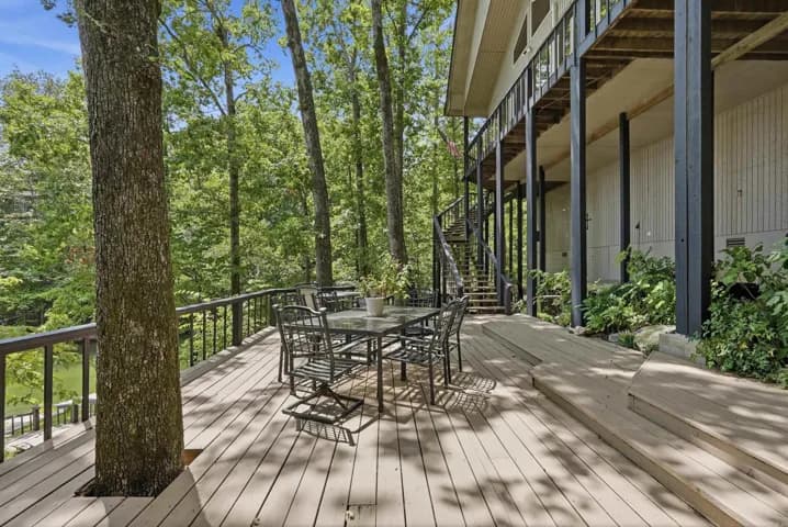 Property at 4  Ligadura lane - Image 27