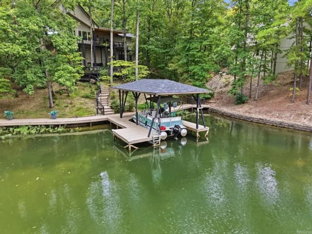 Property at 4  Ligadura lane - Image 32
