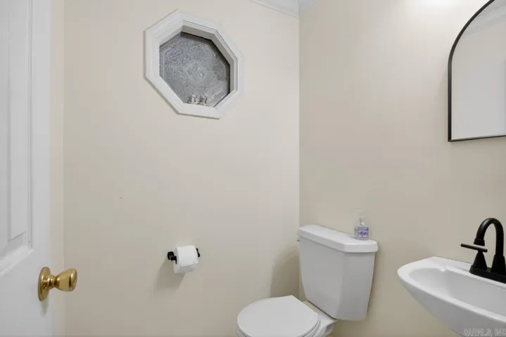Property at 716  Hilltop rd - Image 9