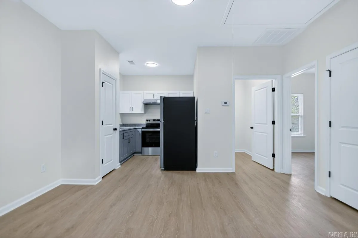 Property at 2001  Scotty - Image 4