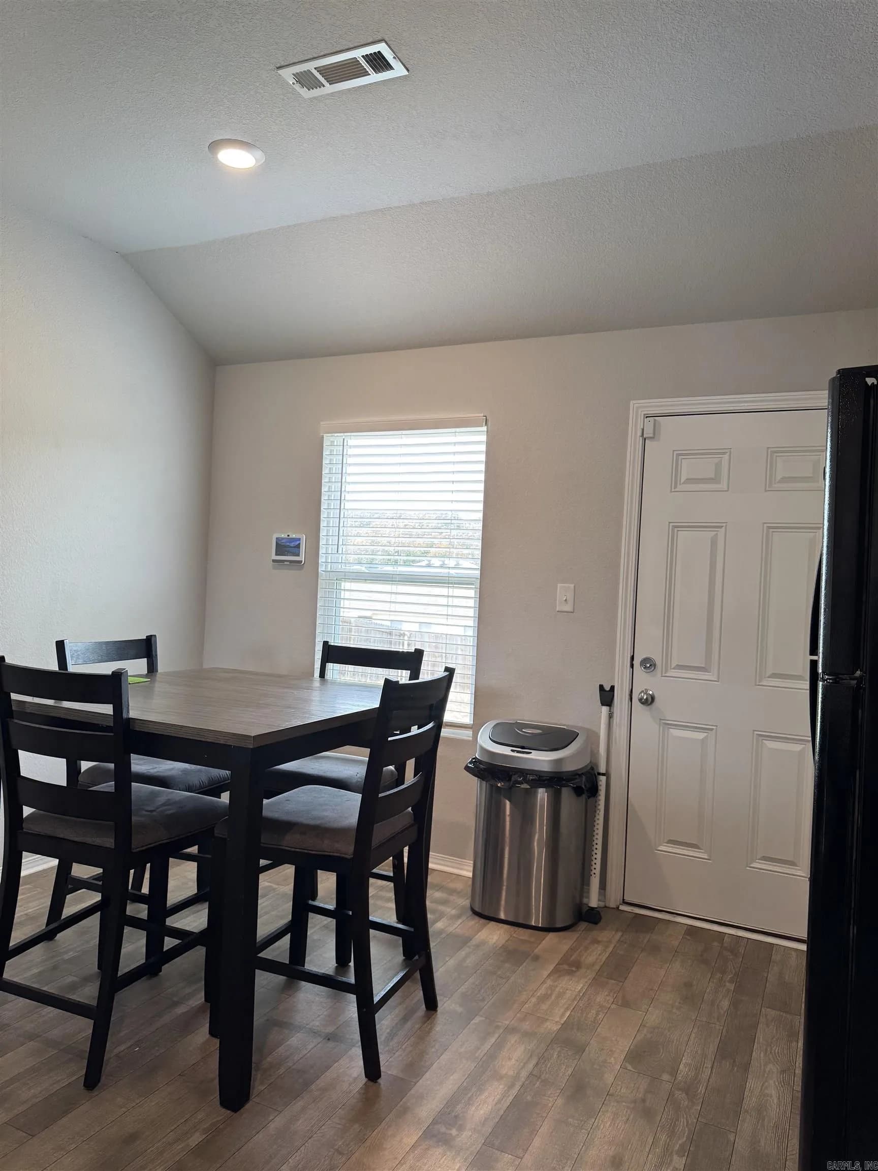 Property at 27  Sun drenched - Image 8