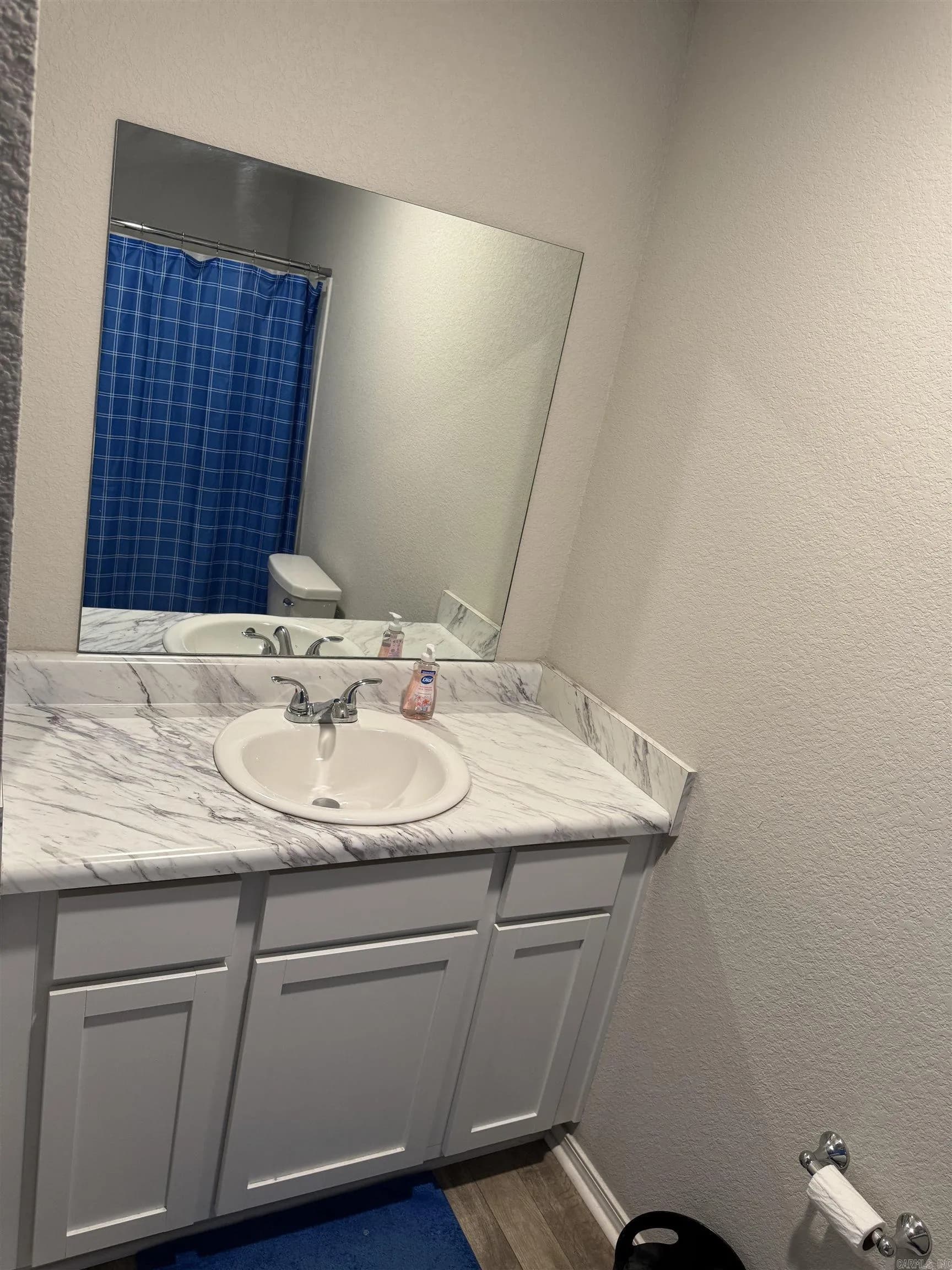 Property at 27  Sun drenched - Image 19