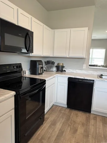 Property at 27  Sun drenched - Image 6
