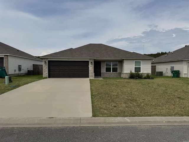 Property at 27  Sun drenched - Image 1