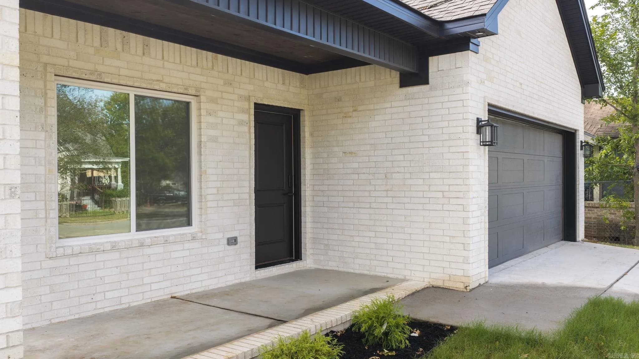 Property at 2217 S Pine - Image 3
