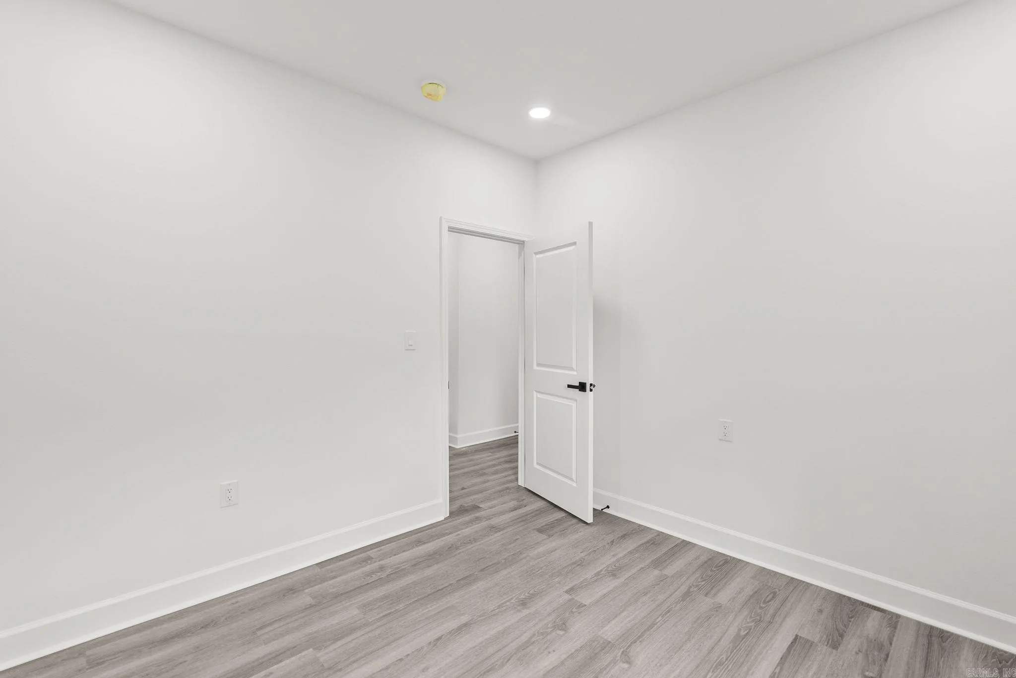 Property at 2217 S Pine - Image 11