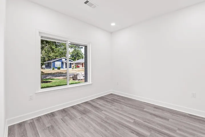 Property at 2217 S Pine - Image 7