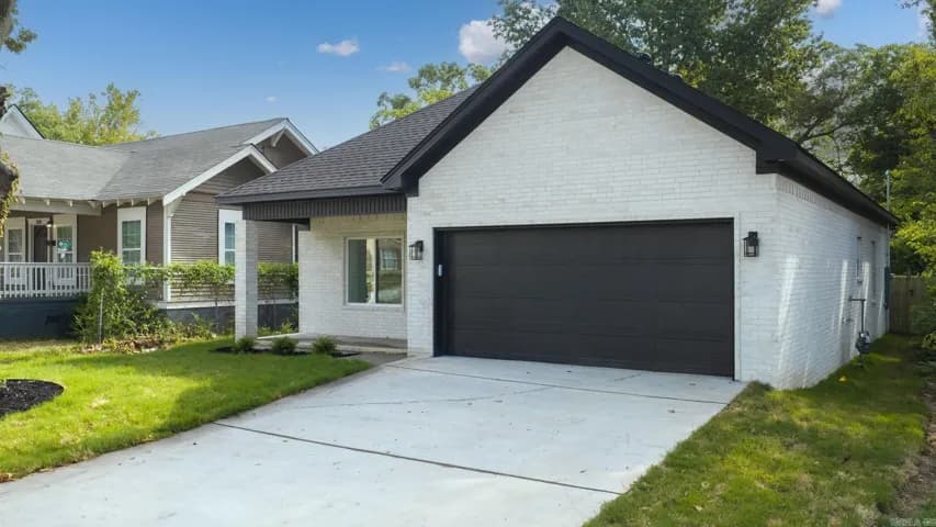 Property at 2217 S Pine - Image 5