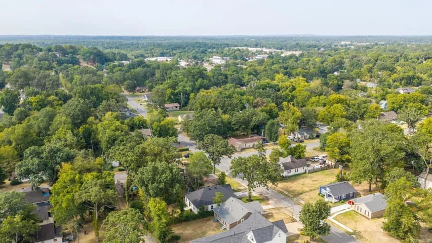 Property at 2217 S Pine - Image 27