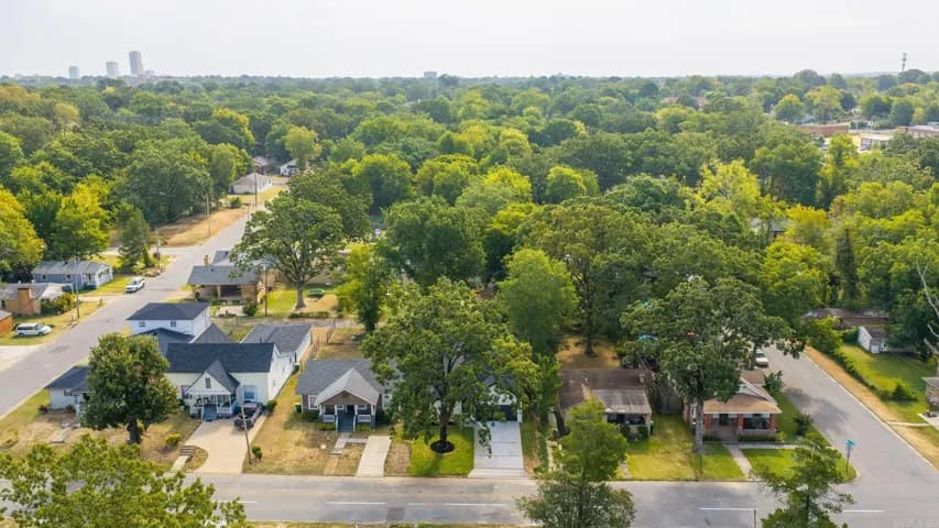 Property at 2217 S Pine - Image 28