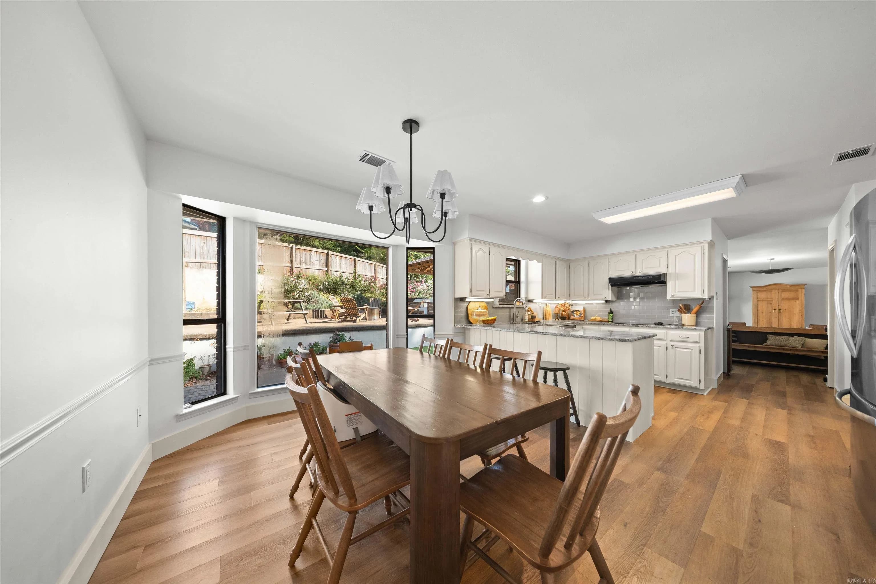 Property at 10  Kensington - Image 18