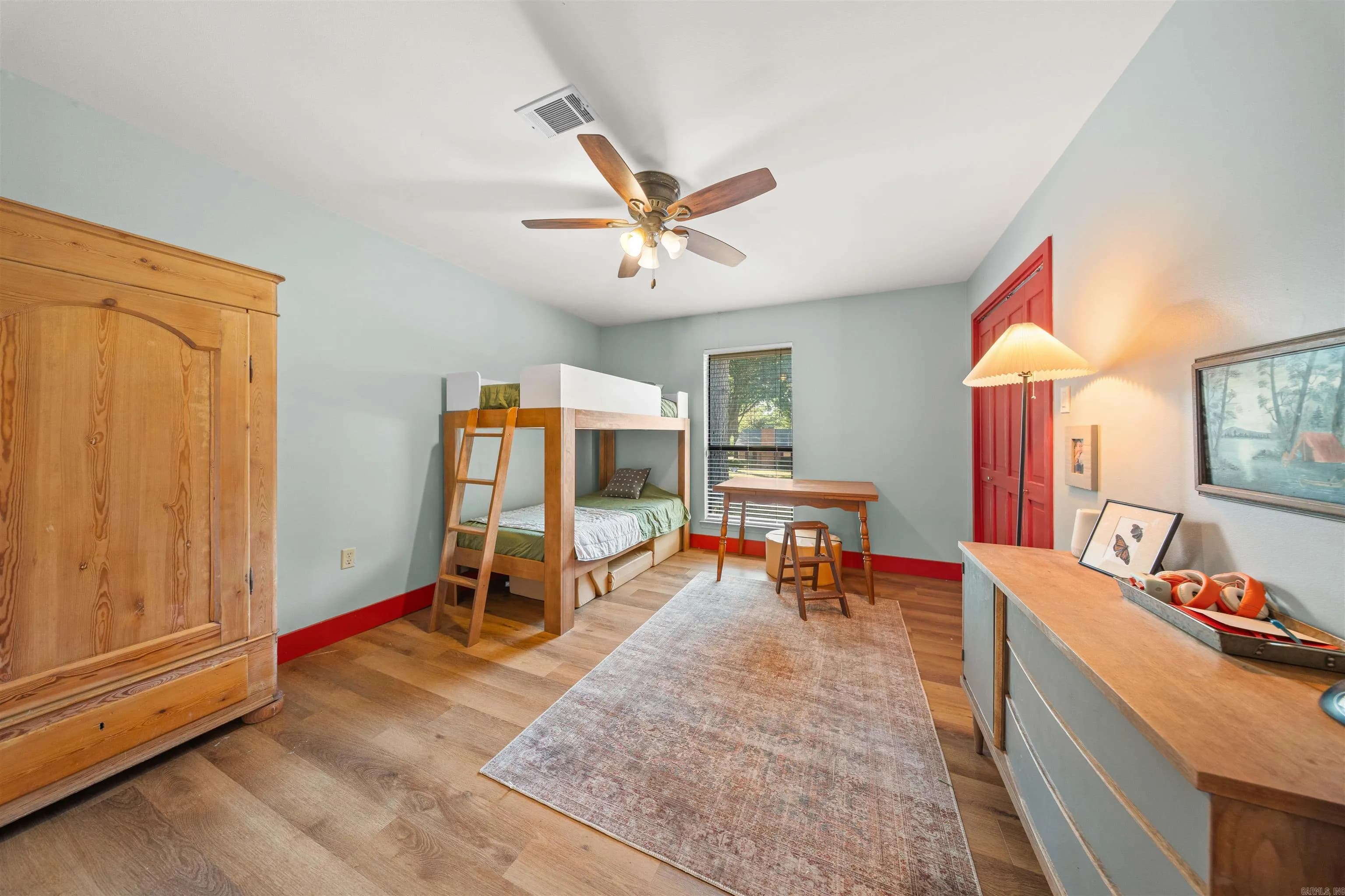 Property at 10  Kensington - Image 34