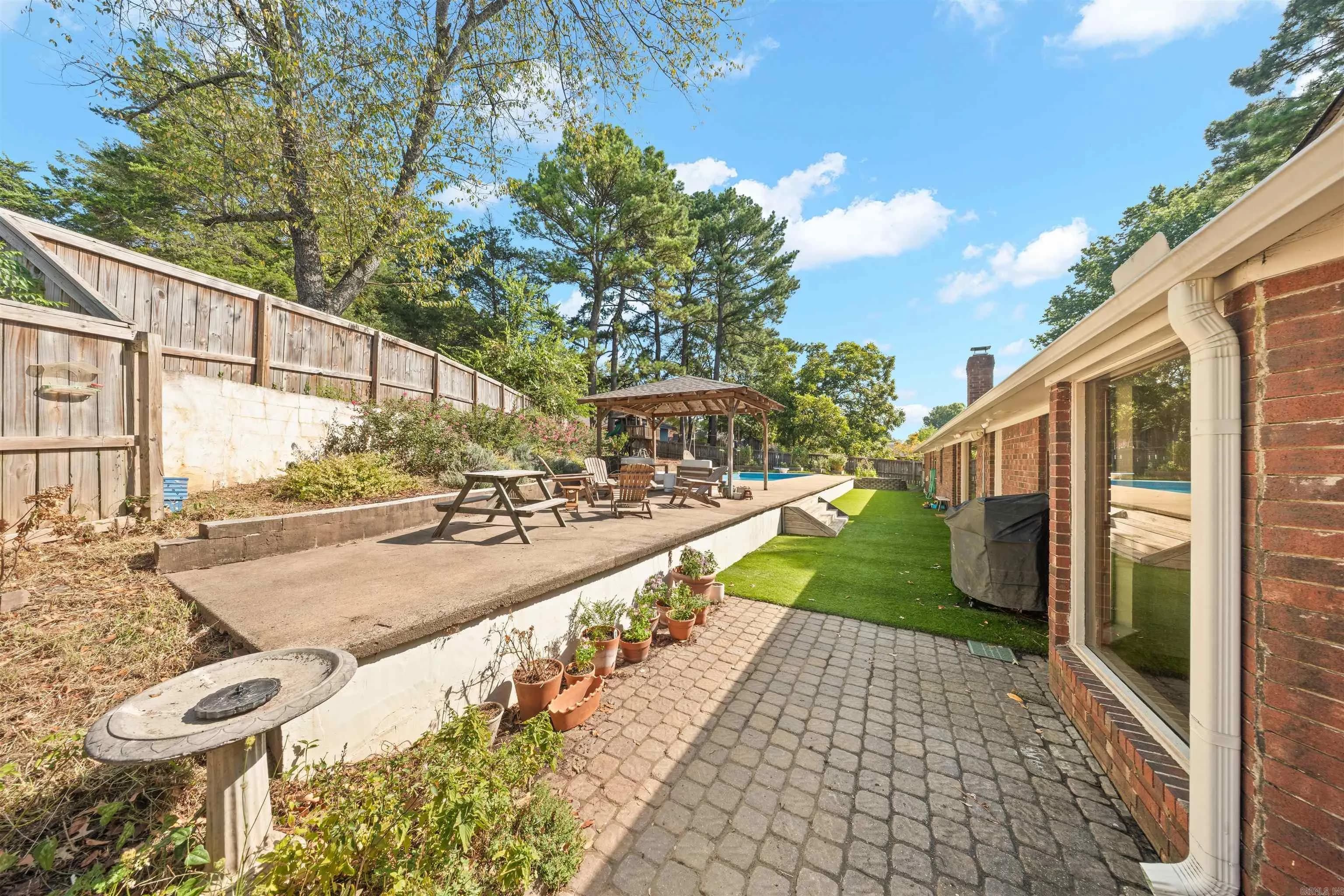 Property at 10  Kensington - Image 41