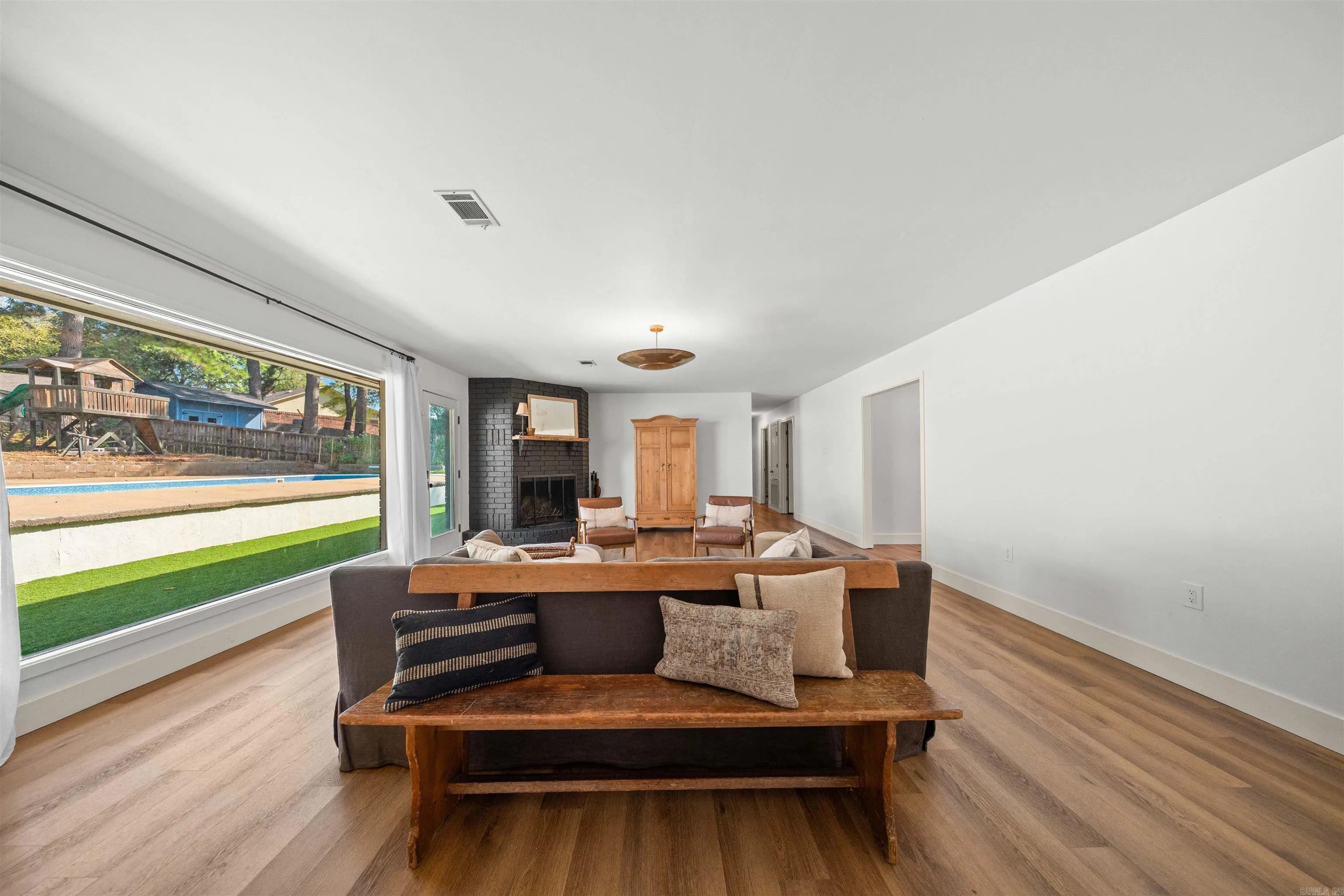 Property at 10  Kensington - Image 8