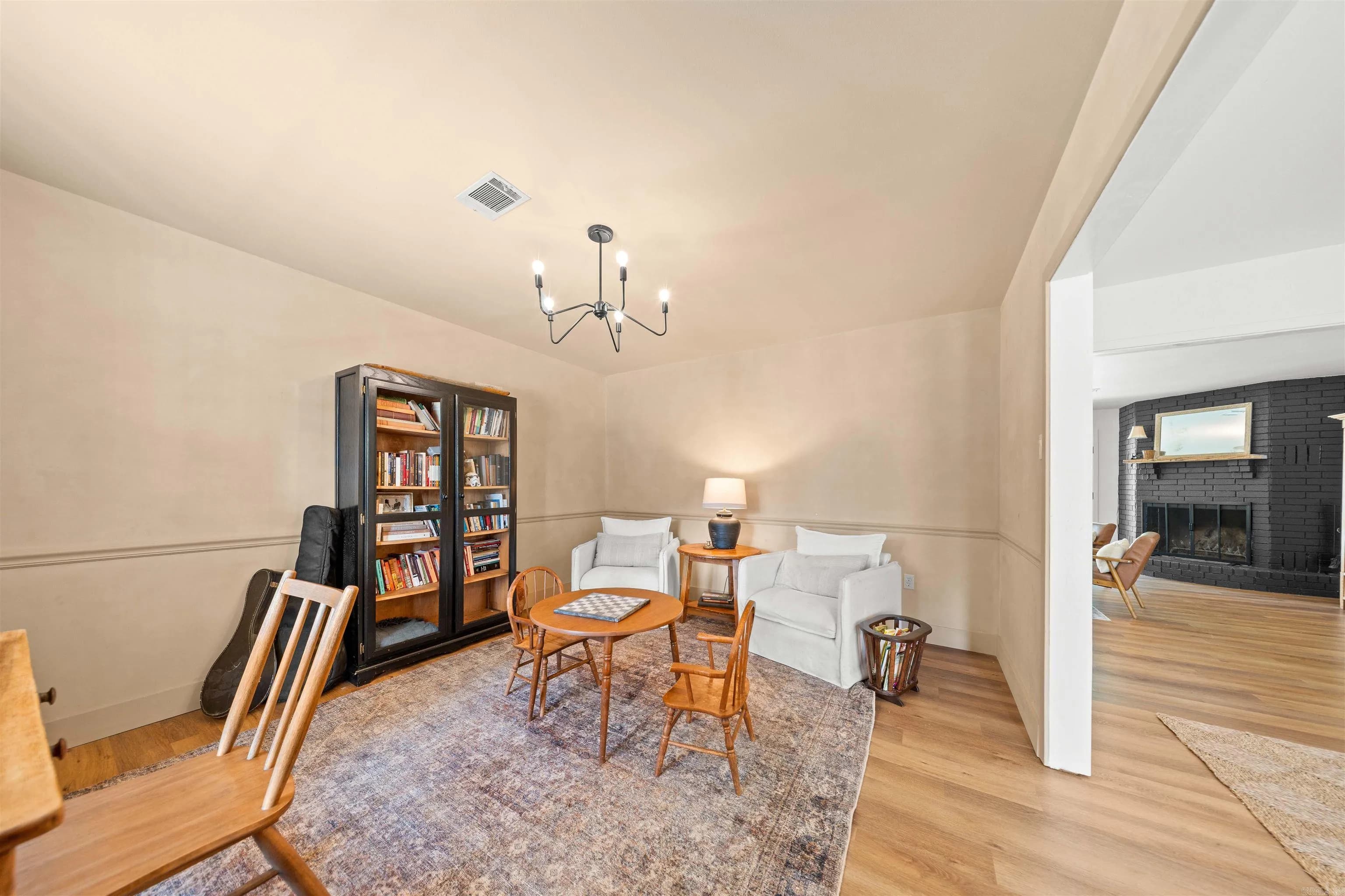 Property at 10  Kensington - Image 5