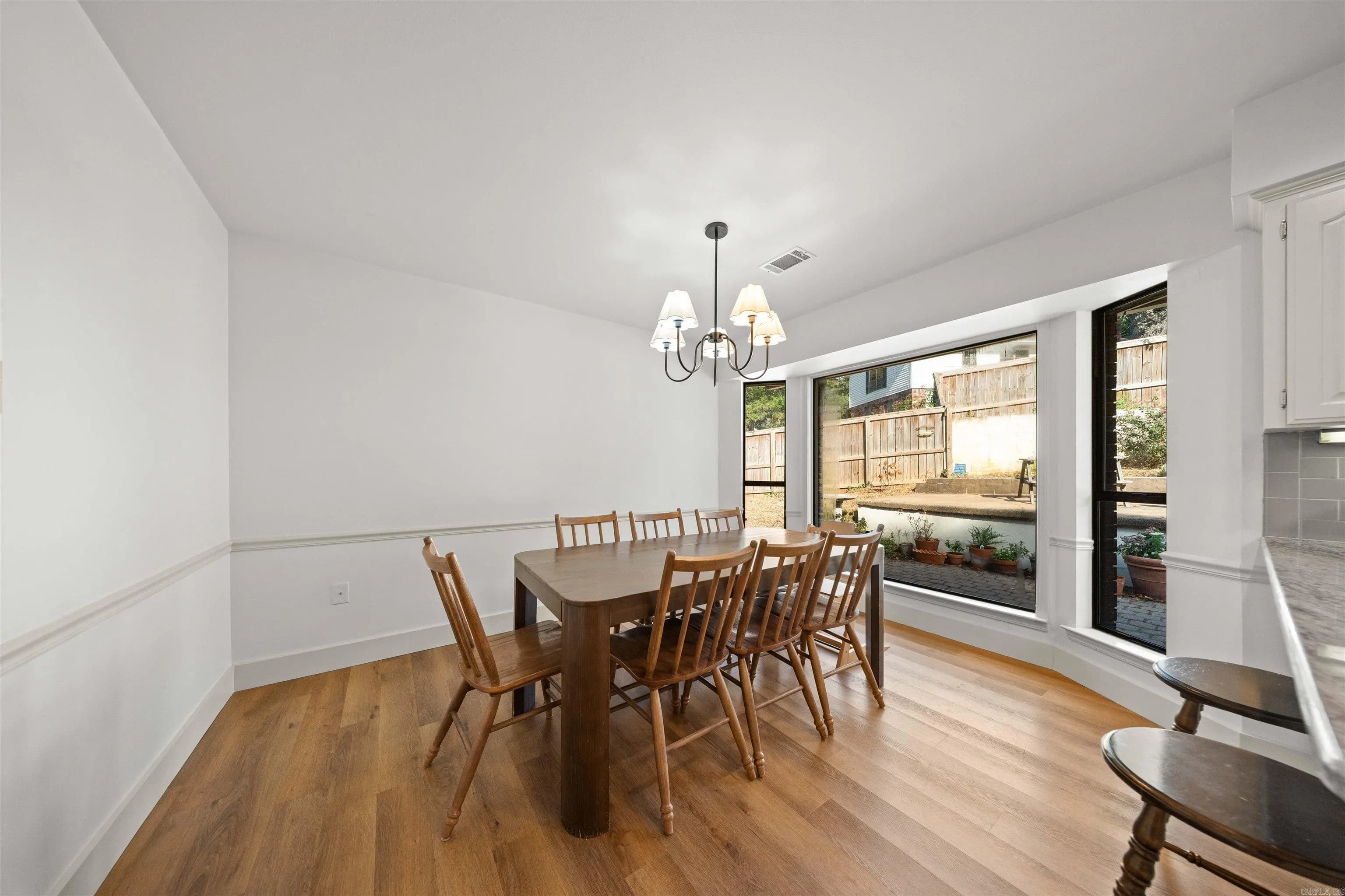 Property at 10  Kensington - Image 17