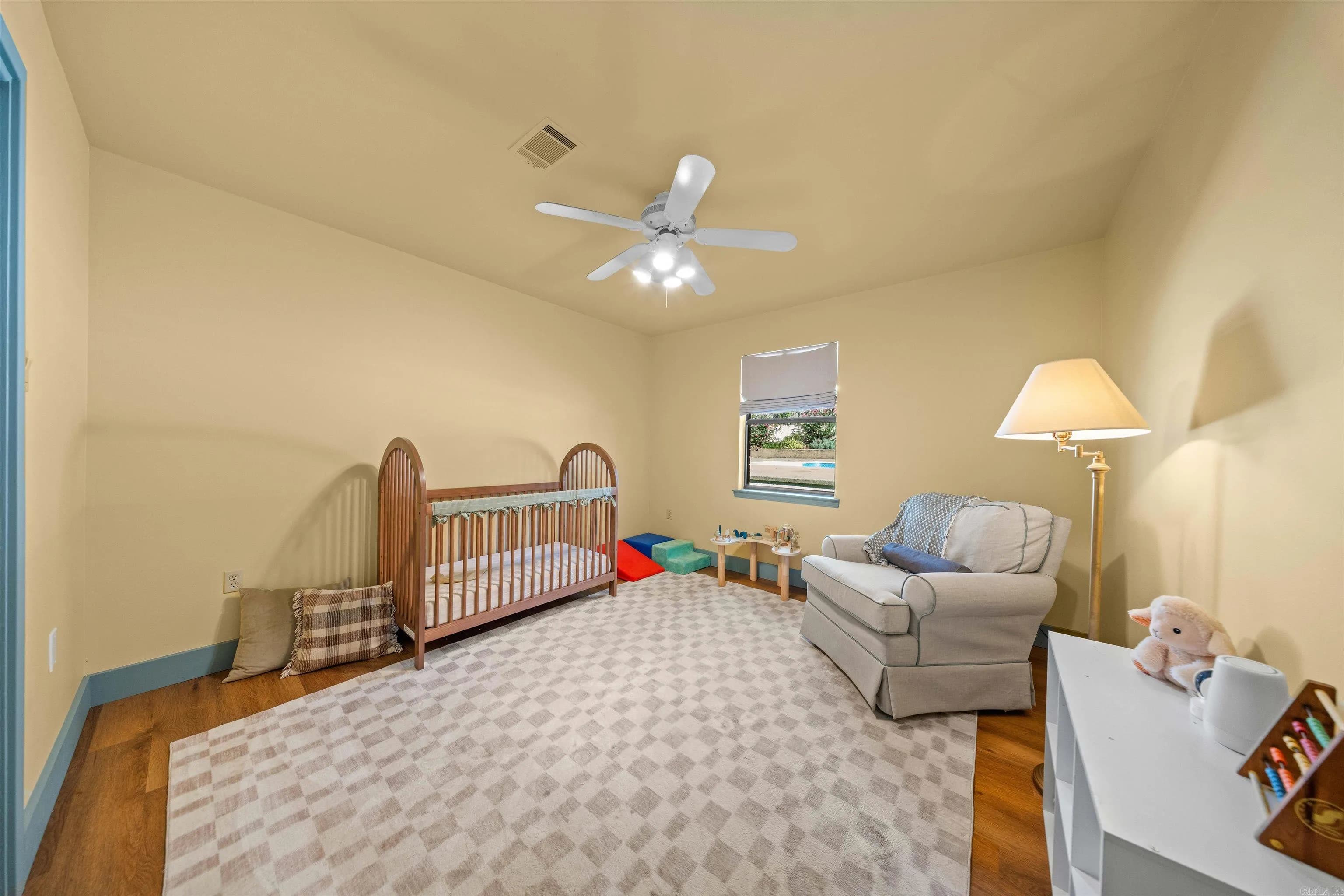 Property at 10  Kensington - Image 29