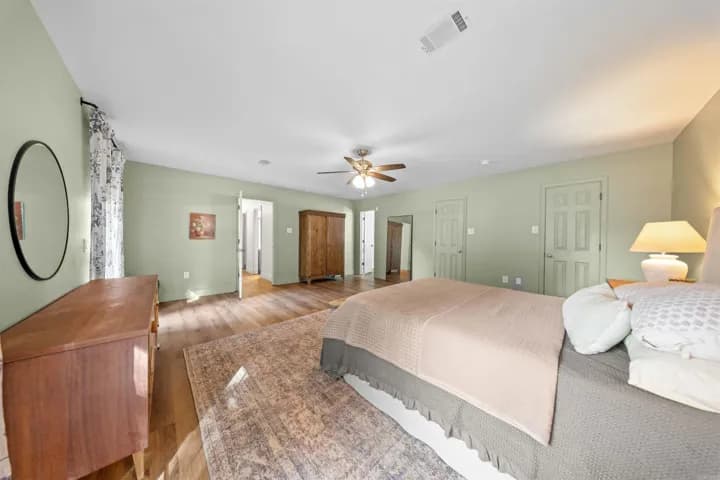Property at 10  Kensington - Image 37