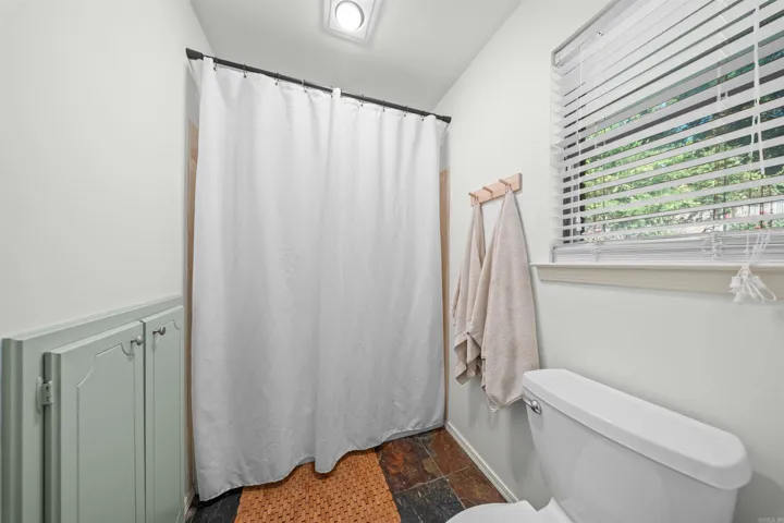 Property at 10  Kensington - Image 40