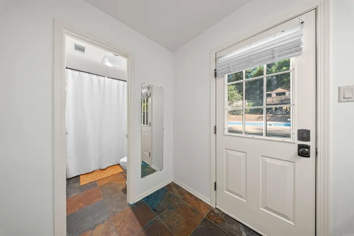 Property at 10  Kensington - Image 39