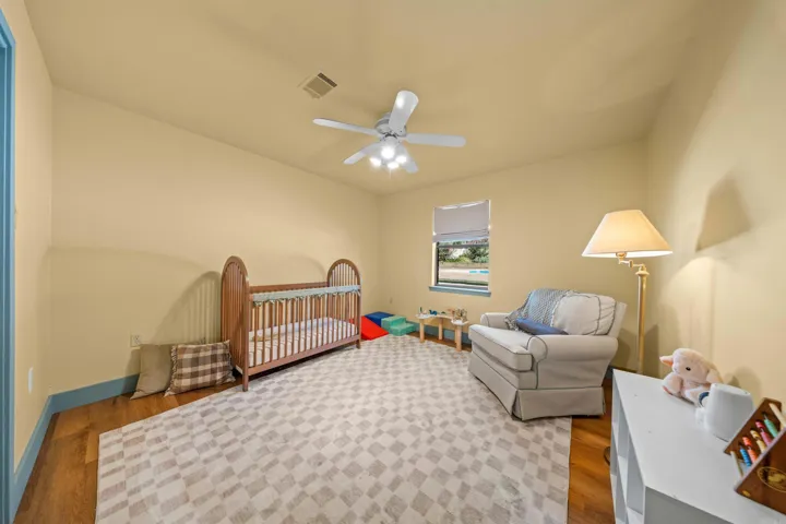 Property at 10  Kensington - Image 29