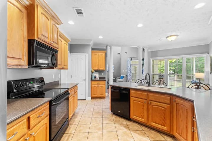 Property at 13  Mckenzie - Image 7