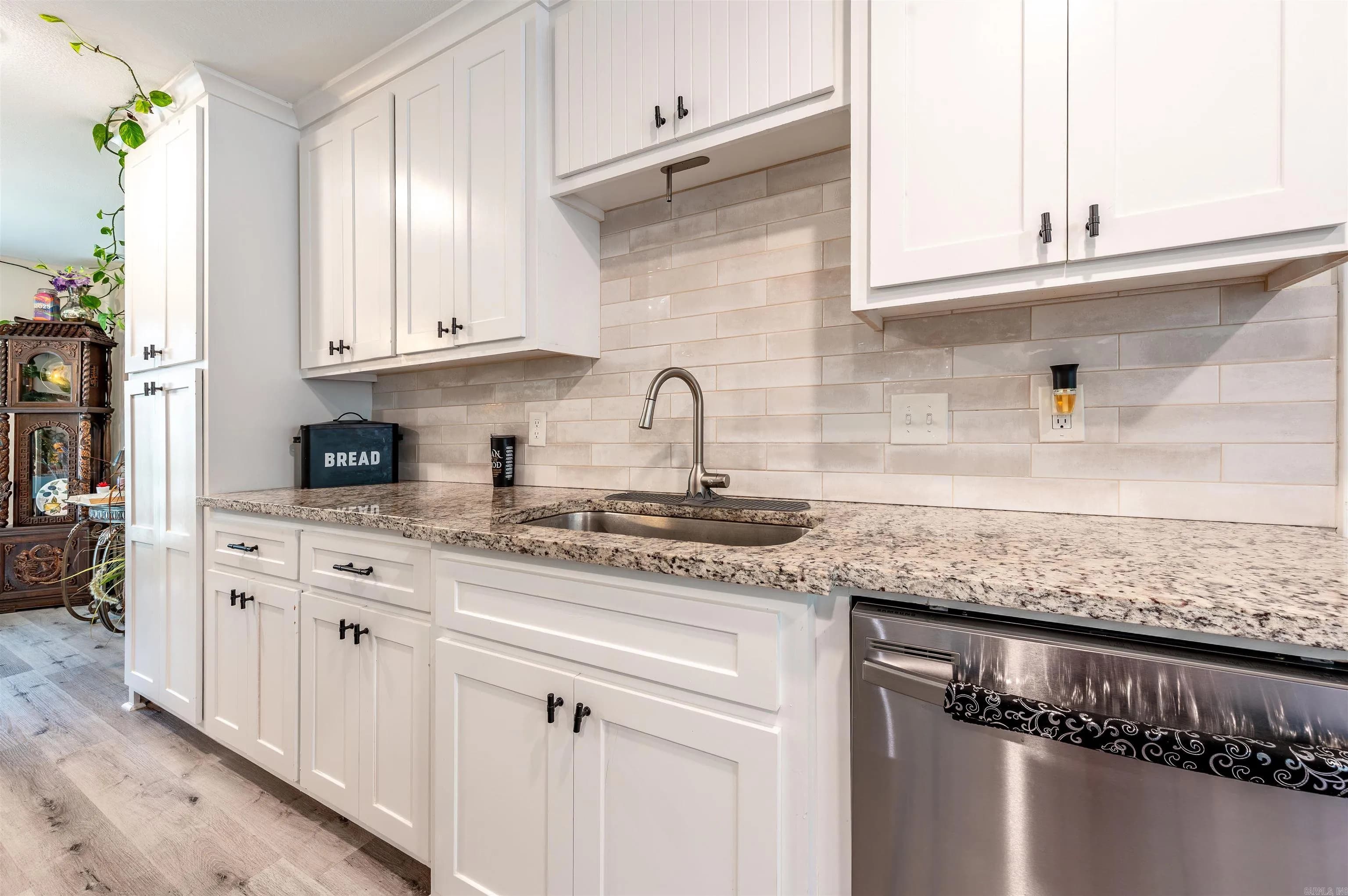 Property at 2  Quail - Image 4