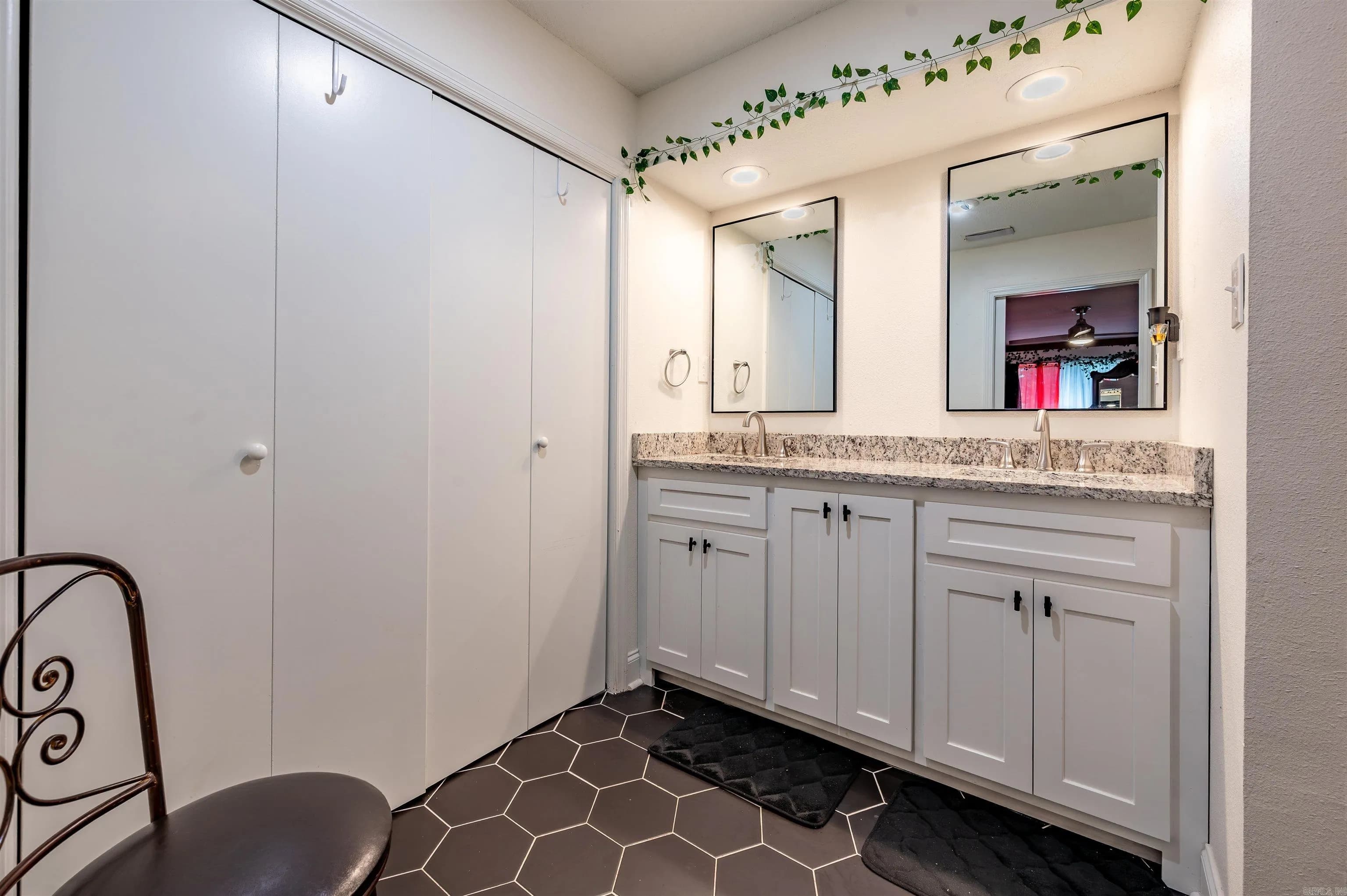 Property at 2  Quail - Image 14