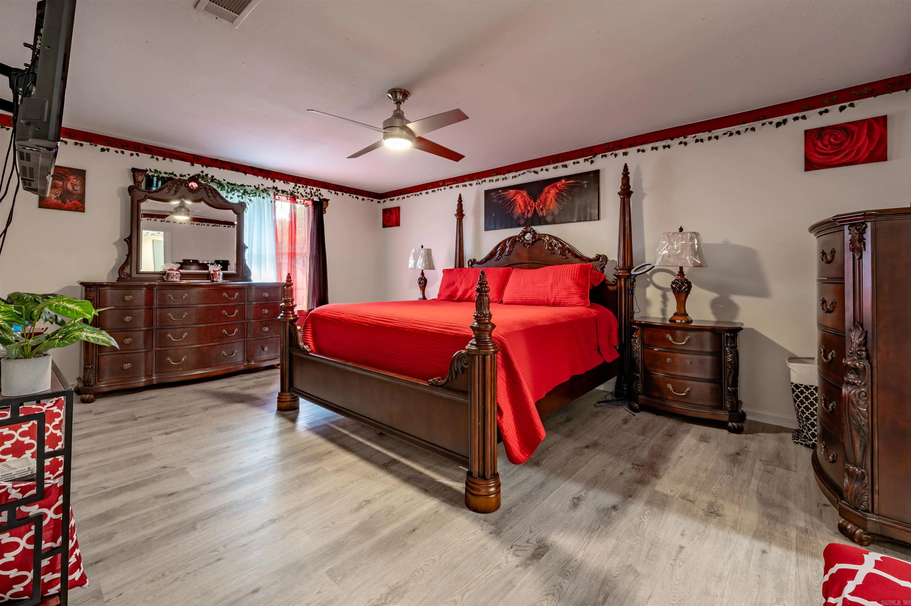 Property at 2  Quail - Image 13