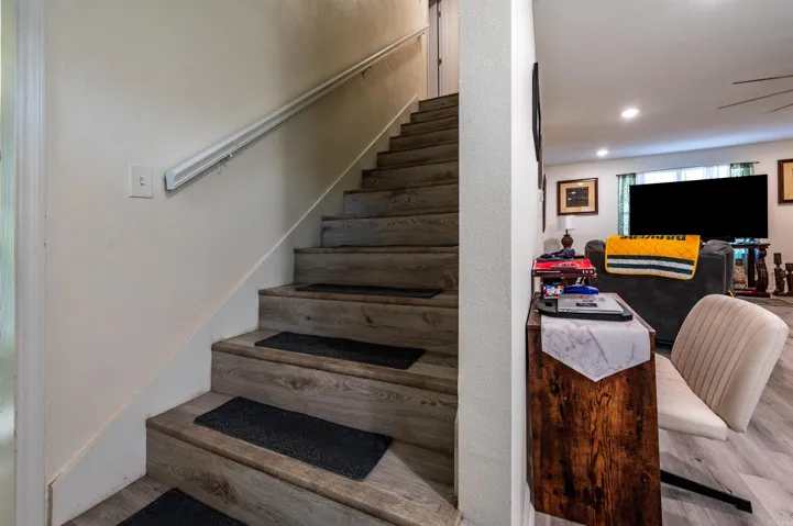 Property at 2  Quail - Image 12