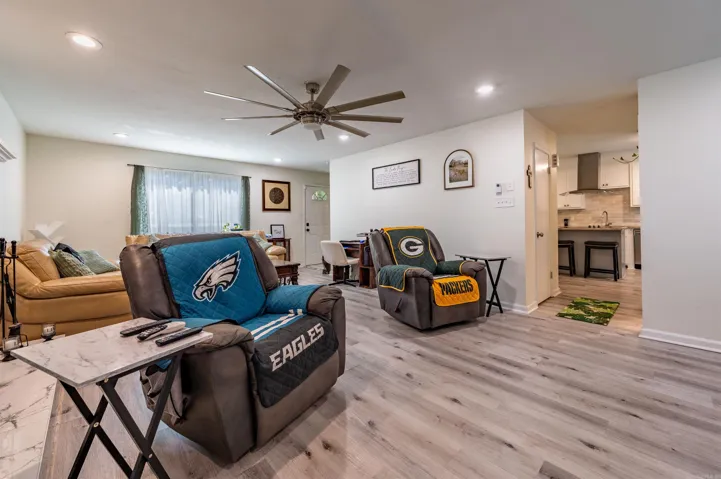 Property at 2  Quail - Image 11