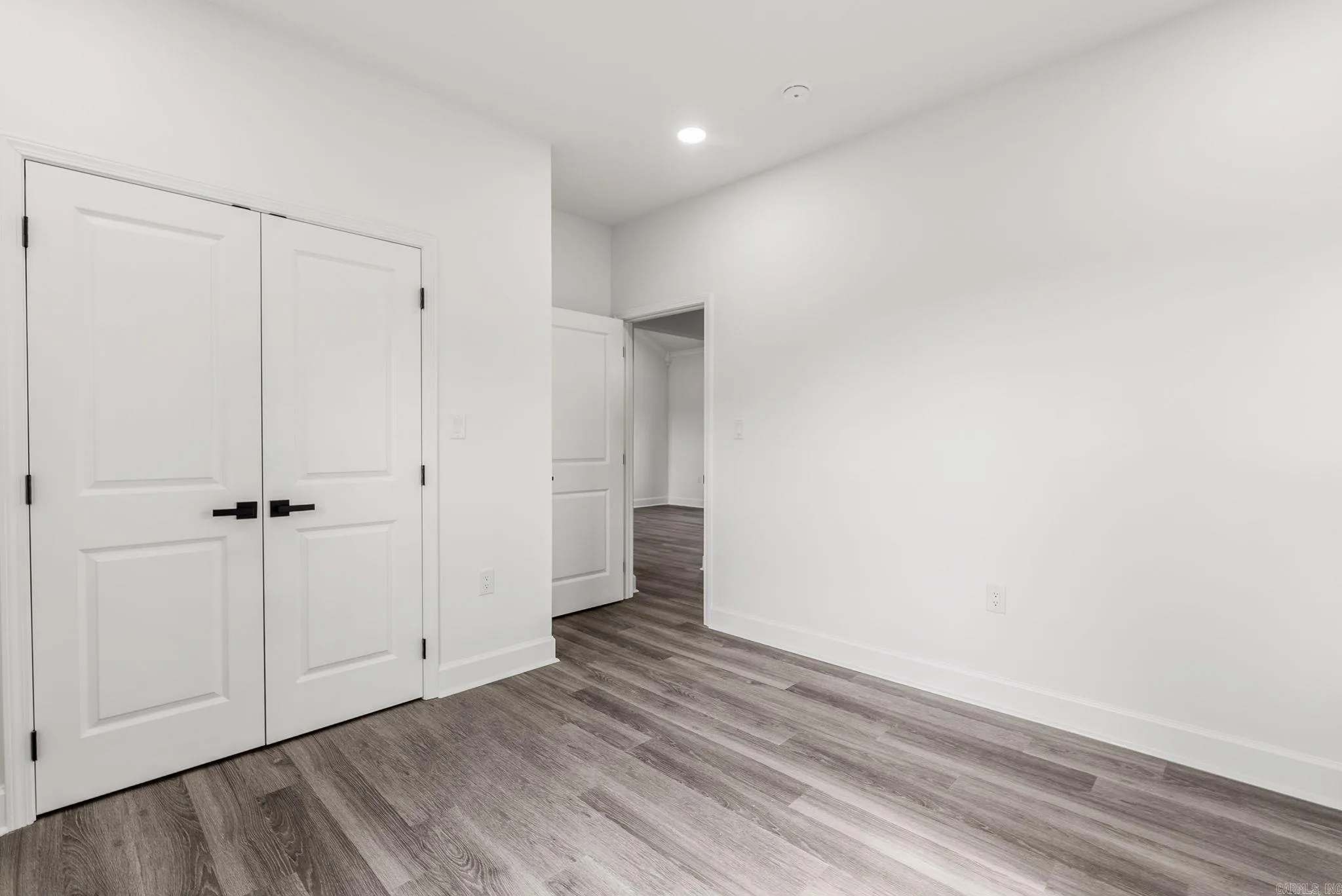 Property at 1400 E Washington - Image 18
