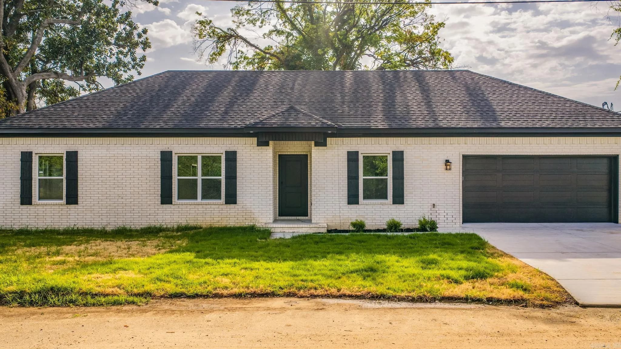 Property at 1400 E Washington - Image 1