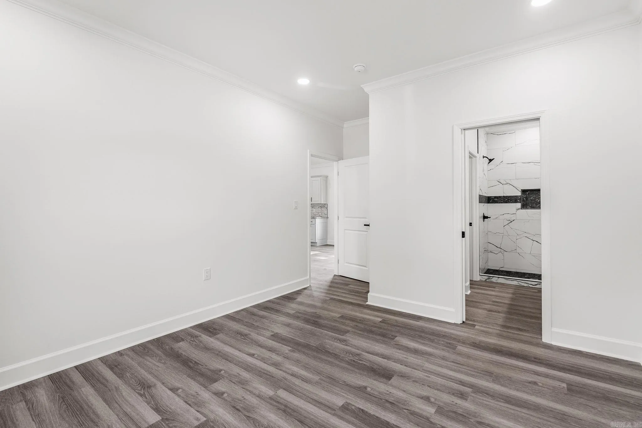 Property at 1400 E Washington - Image 20