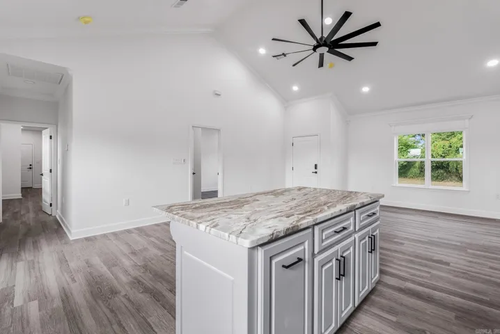 Property at 1400 E Washington - Image 7