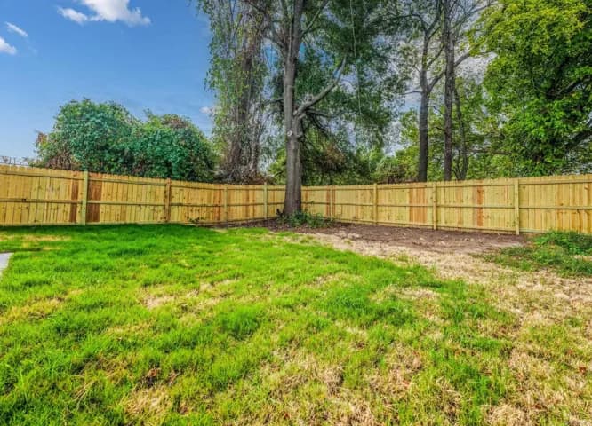 Property at 1400 E Washington - Image 26