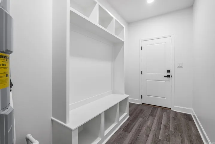 Property at 1400 E Washington - Image 11