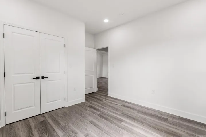 Property at 1400 E Washington - Image 18