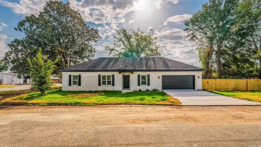 Property at 1400 E Washington - Image 28