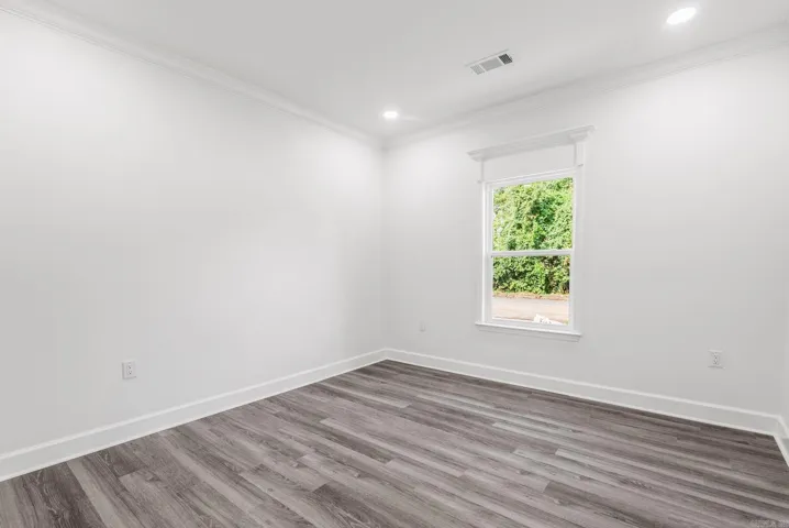 Property at 1400 E Washington - Image 19