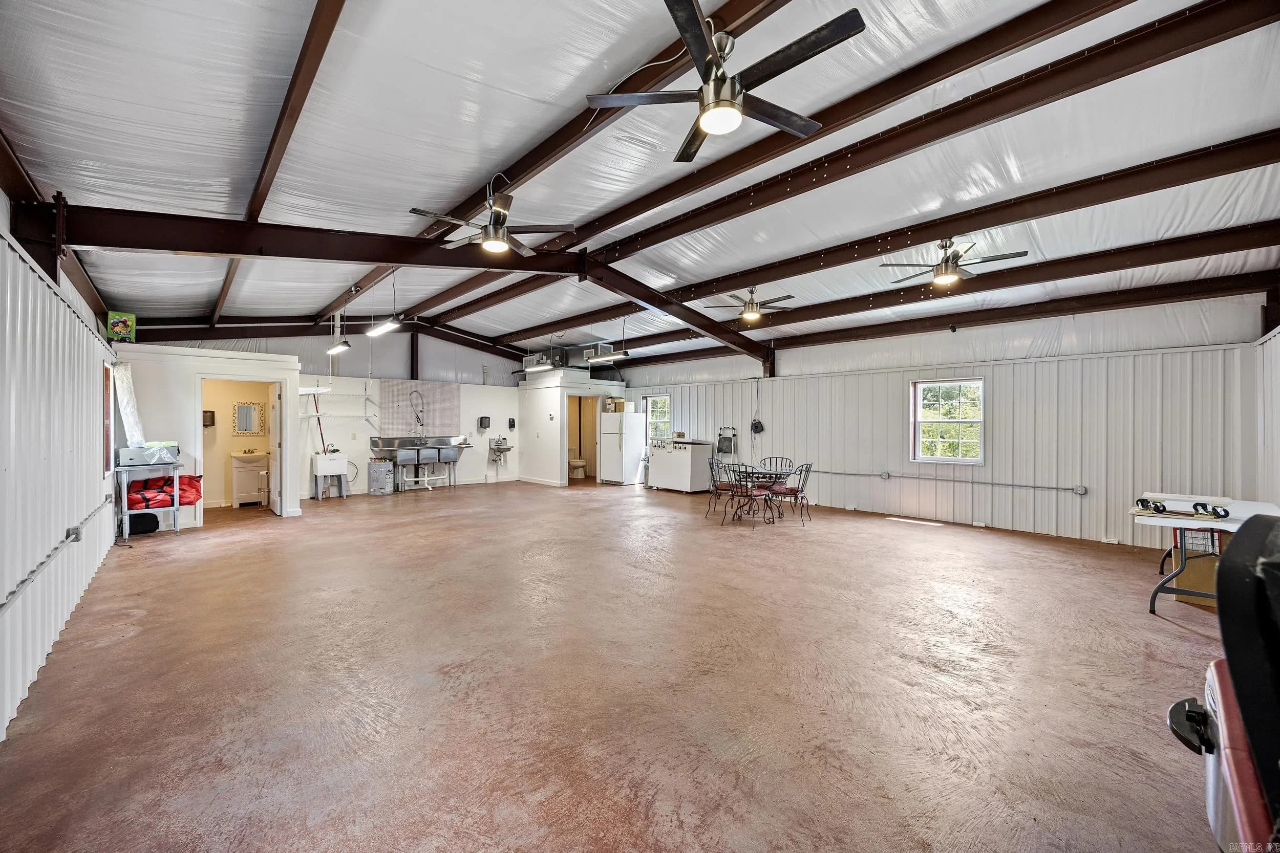 Property at 99  Sandtown - Image 33