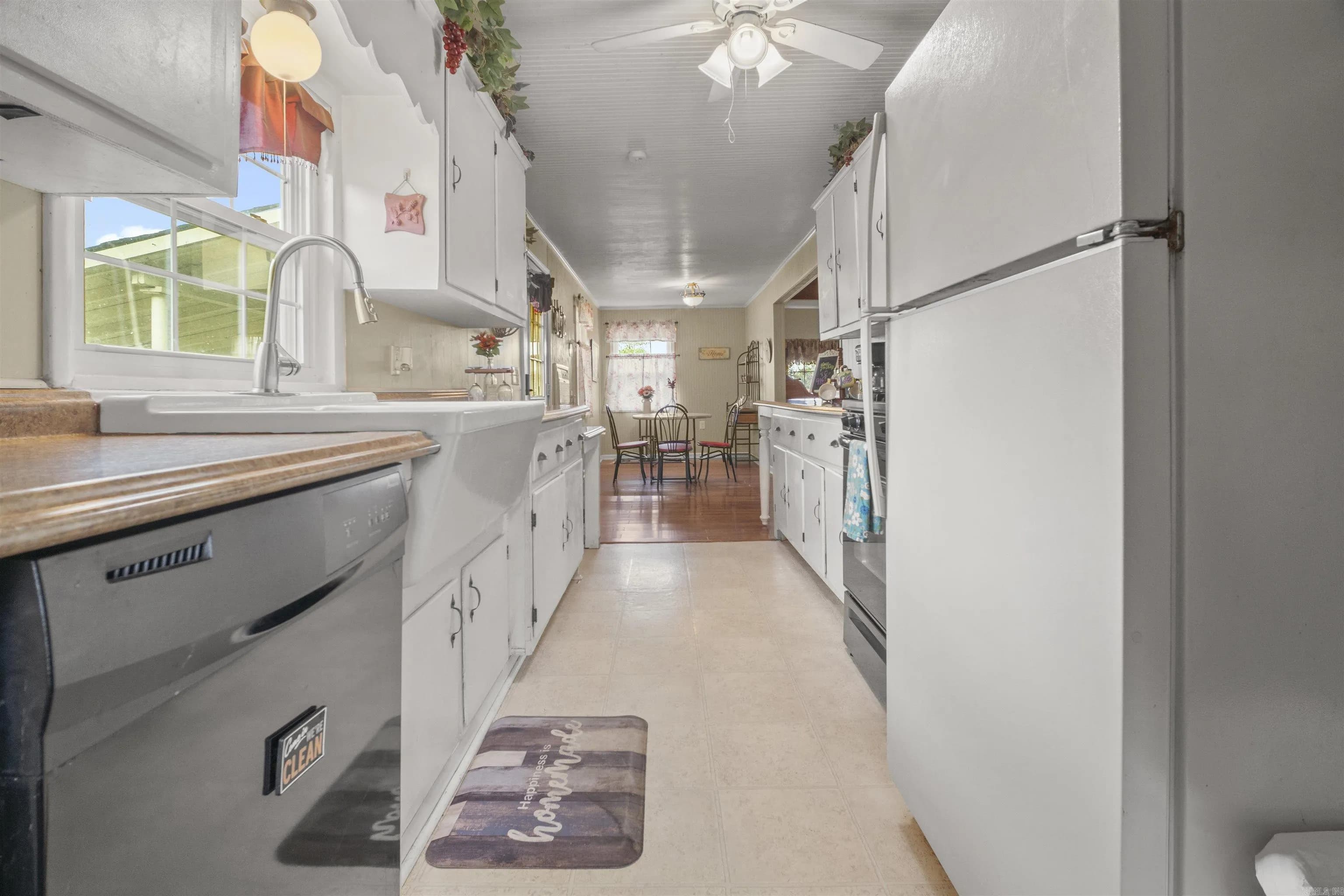 Property at 99  Sandtown - Image 17