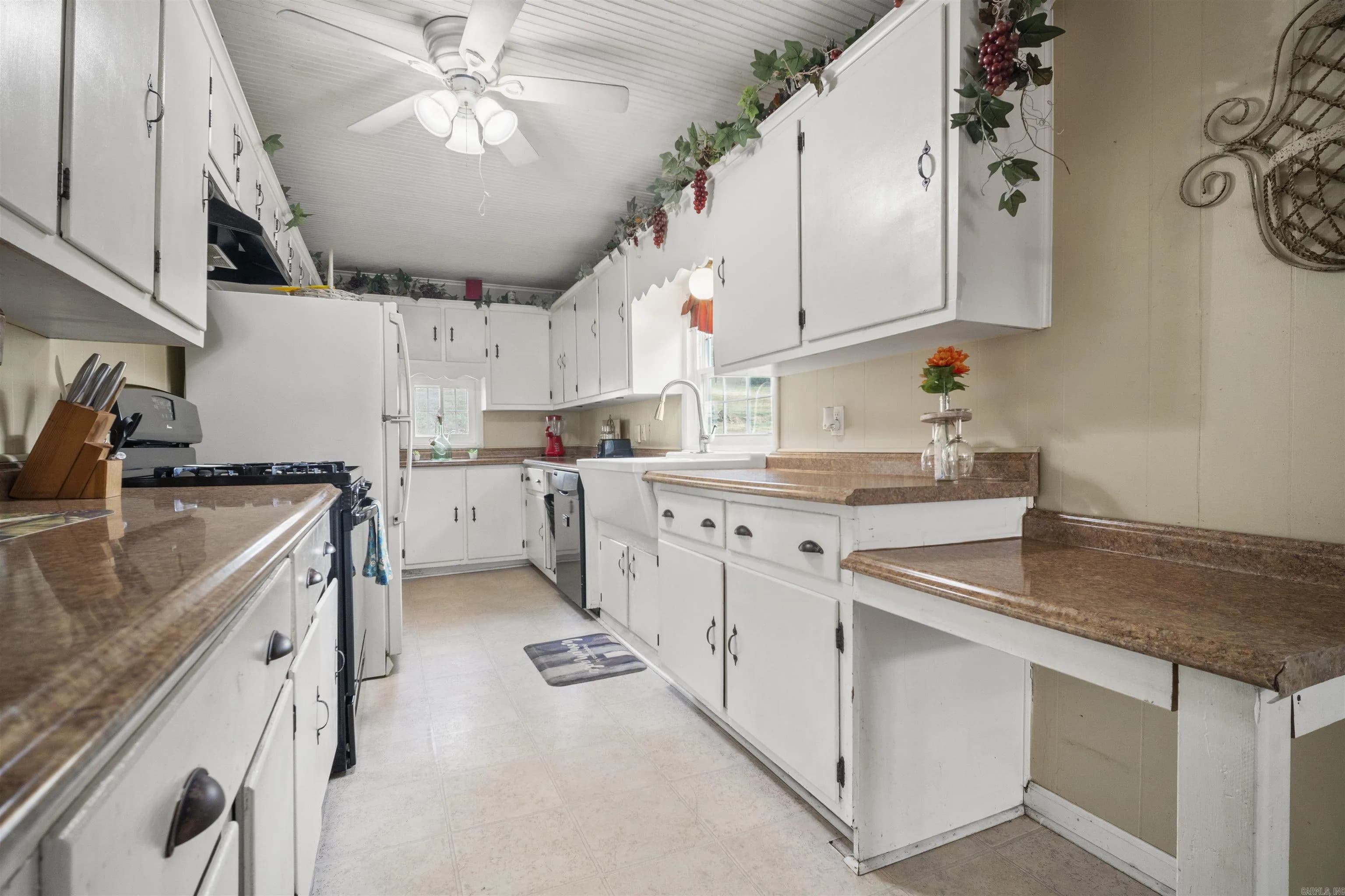 Property at 99  Sandtown - Image 15