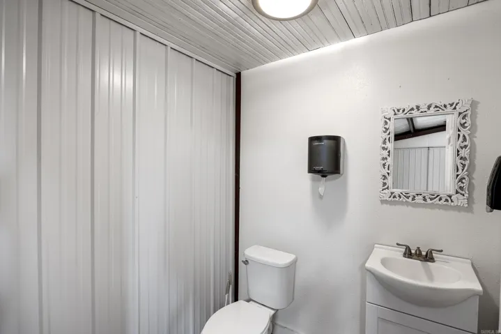 Property at 99  Sandtown - Image 36