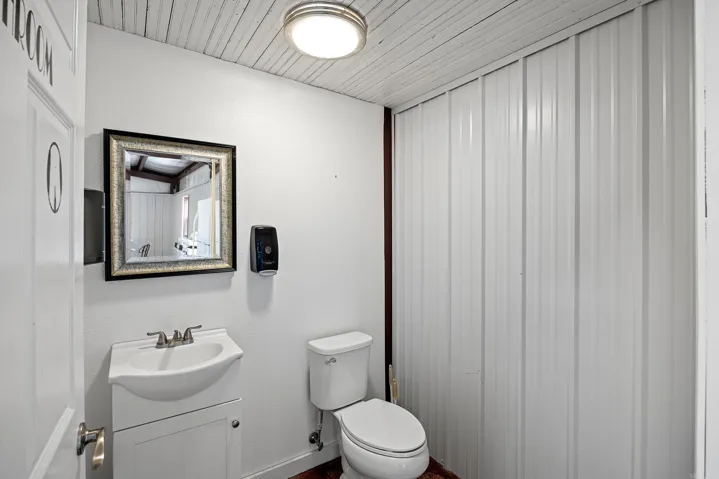 Property at 99  Sandtown - Image 37