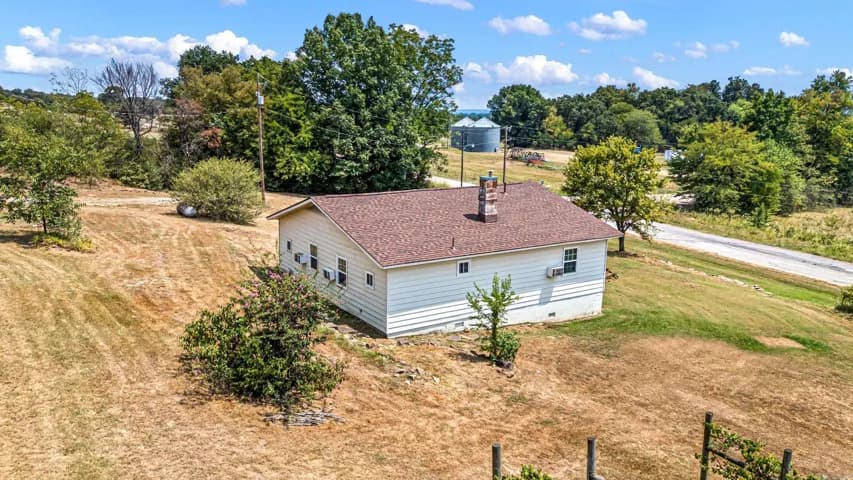 Property at 99  Sandtown - Image 4