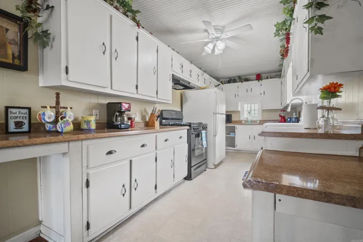 Property at 99  Sandtown - Image 14