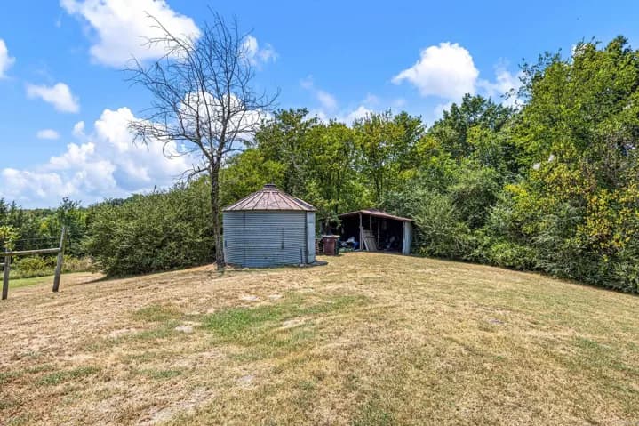 Property at 99  Sandtown - Image 38