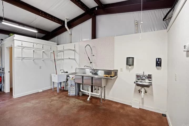 Property at 99  Sandtown - Image 35