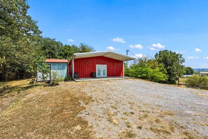 Property at 99  Sandtown - Image 30